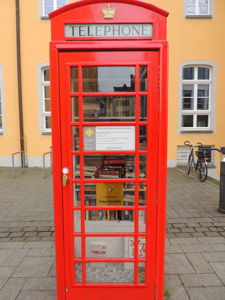 Cabina telefónica con libros en Brühl
