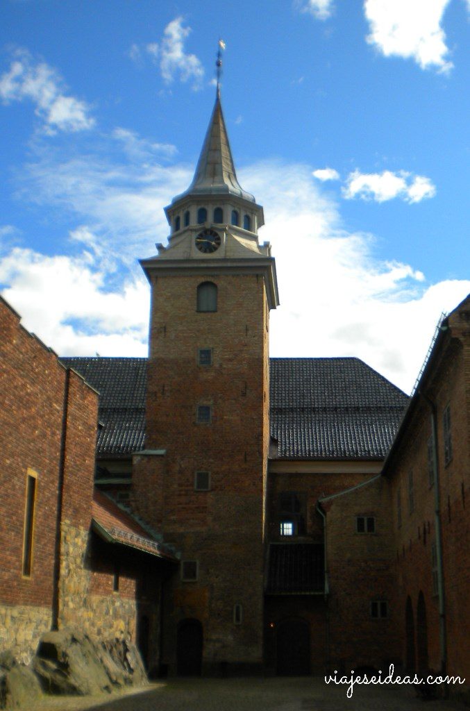 La torre de la Fortaleza Akershus en Oslo