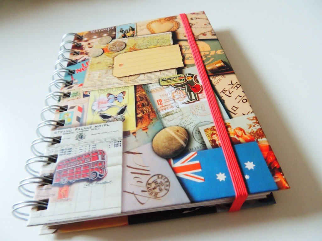Libreta que me regalaron unos amigos para anotar las experiencias de mis viajes