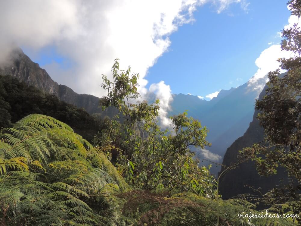 Visitar Machu Picchu, subir caminando