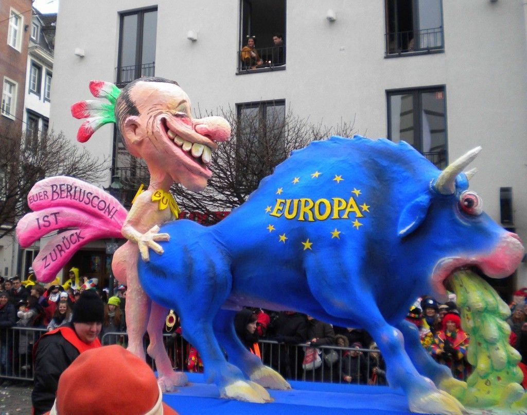 Carroza de Berlusconi en el Carnaval de Düsseldorf Carroza de Berlusconi en el Carnaval de Düsseldorf