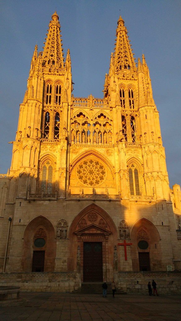 Fachada de la Catedral de Burgos al atardecer