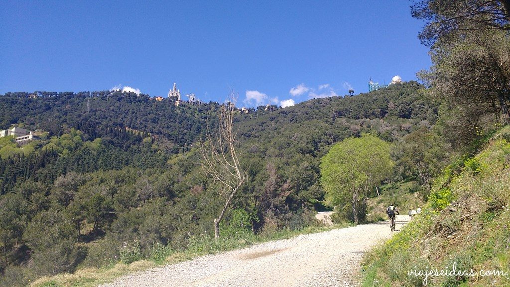 Vistas Tibidabo desde la Carretera de les Aigües
