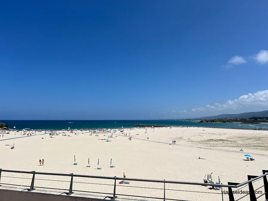 Arenal de la playa de A Rapadoira un día de verano