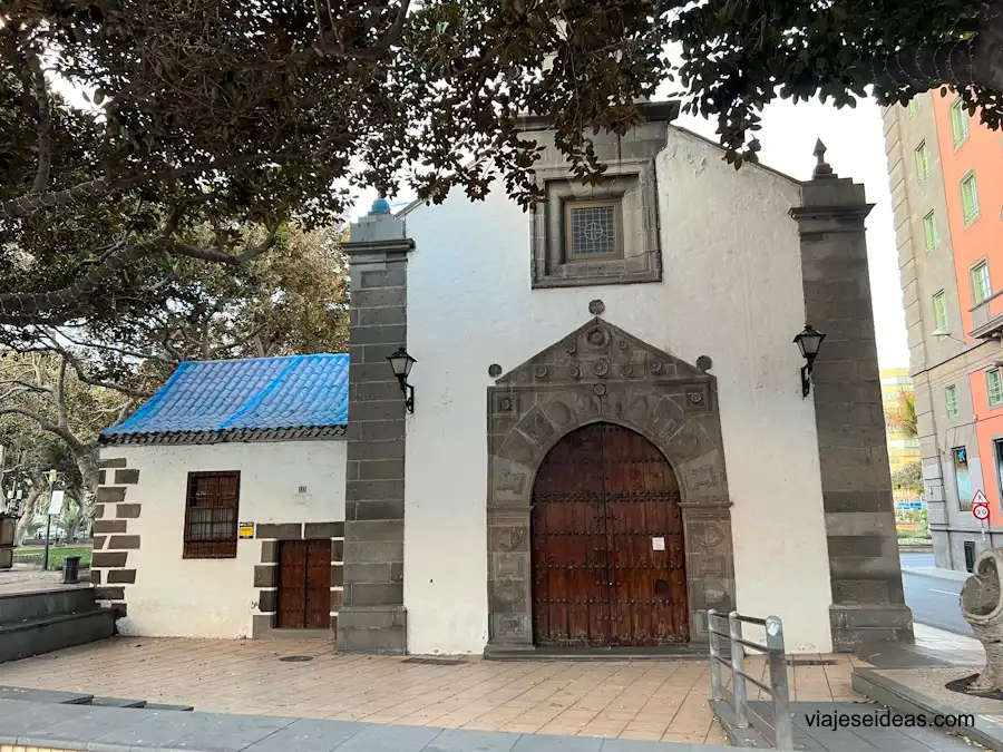 Fachada de la ermita