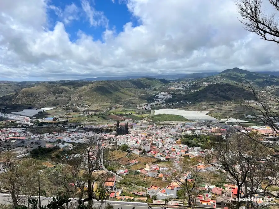 Vista de Arucas desde la montaña