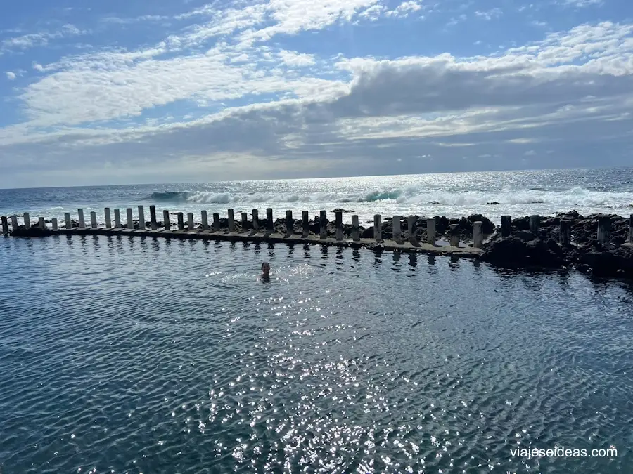 Yo bañándome en la piscina natural de las Salinas