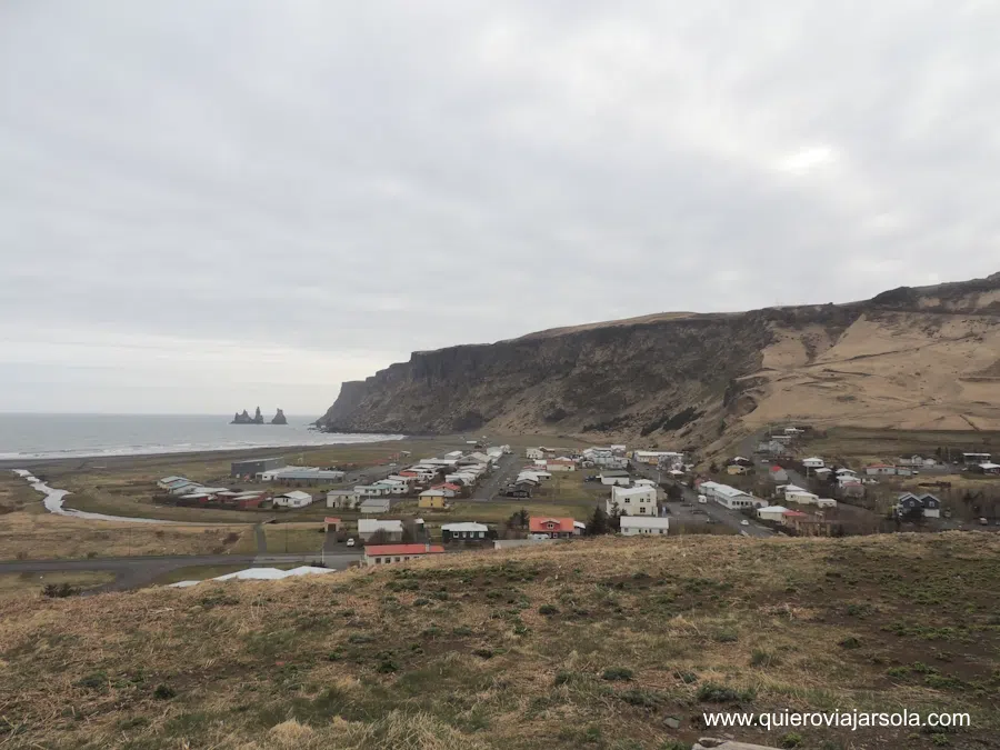 Vista del pueblo de Vik