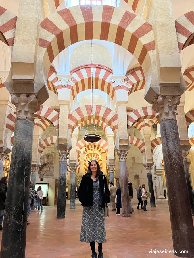 Yo en los arcos típicos de la mezquita