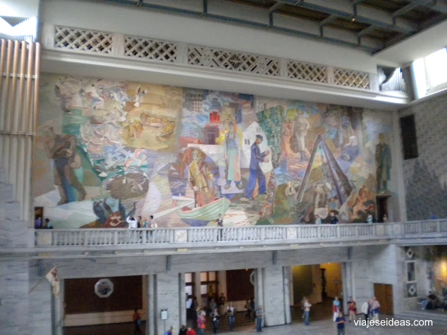 Mural en el interior del ayuntamiento