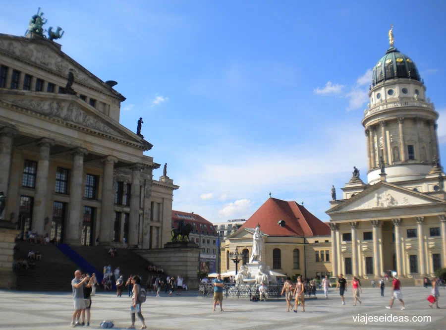 Konzerthaus y una de las catedrales