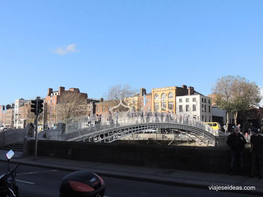 El puente desde uno de los lados