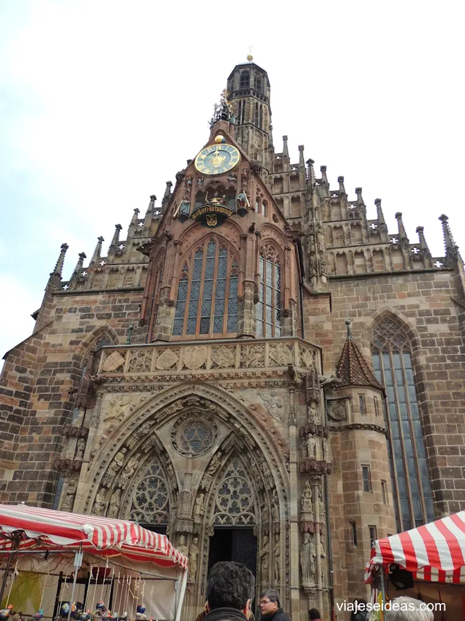 Fachada de la iglesia