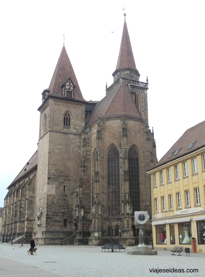 Exterior de la iglesia