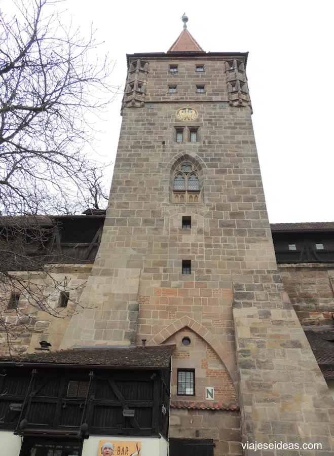 Parte de la torre que da a la plaza Tiergärtner